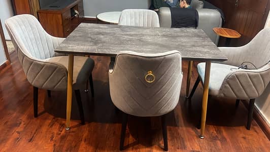 4 seater dining table