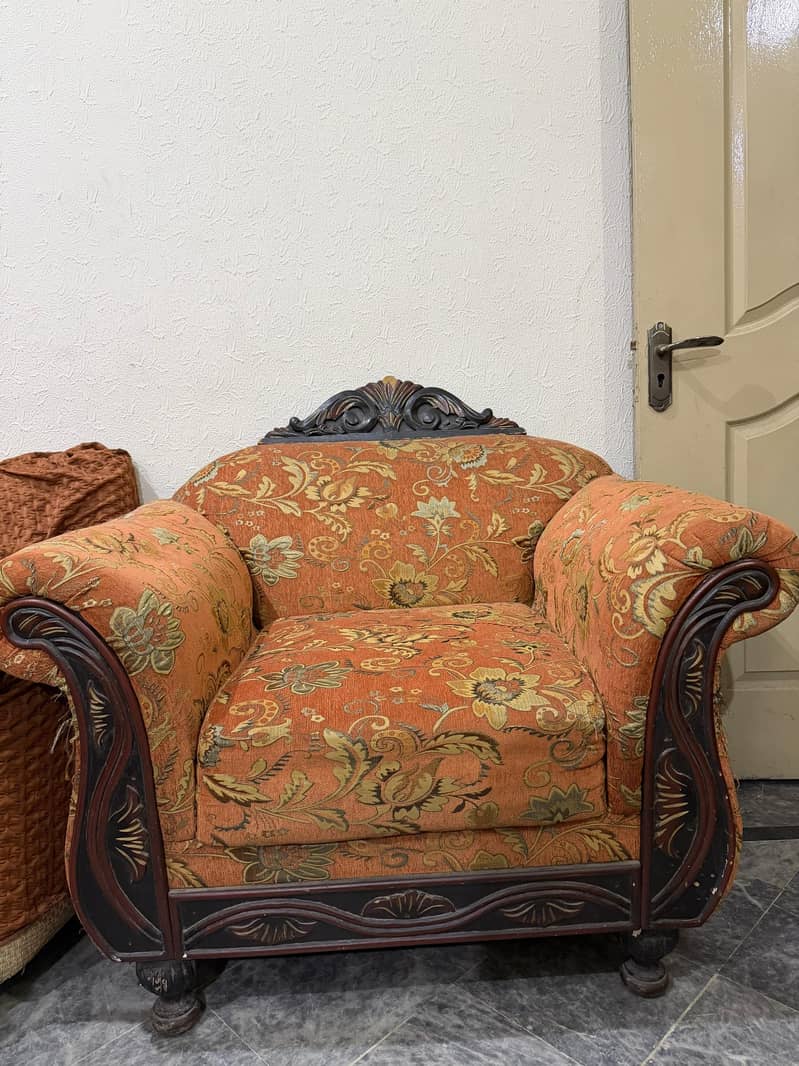 Sofa set in good condition 1