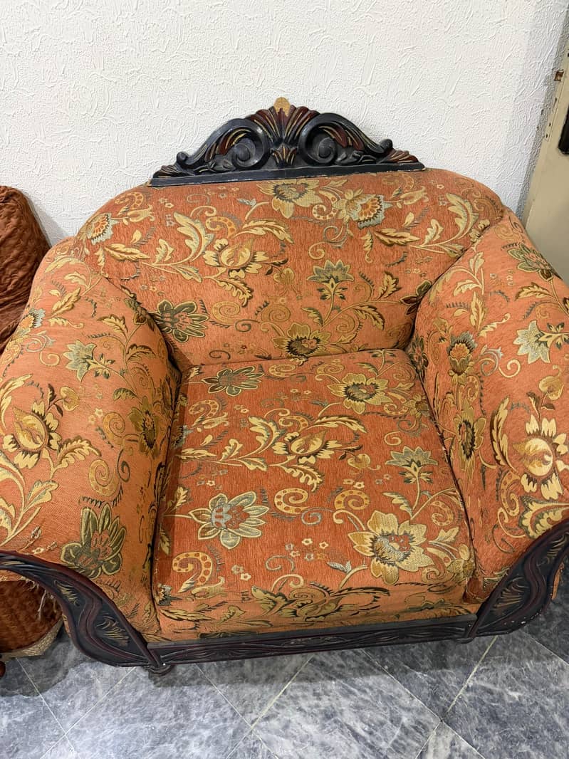 Sofa set in good condition 2
