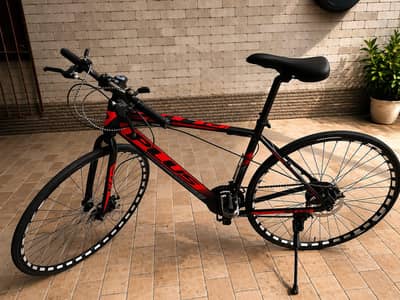 full size racing bicycle, aluminum body,slim tyres,good condition