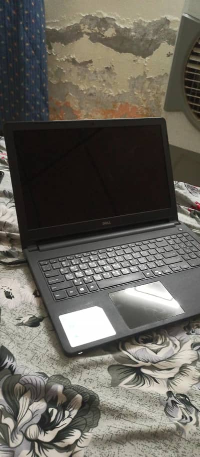 DELL Inspiron 15 5000 Series i5 6th generation 4gb/256ssd