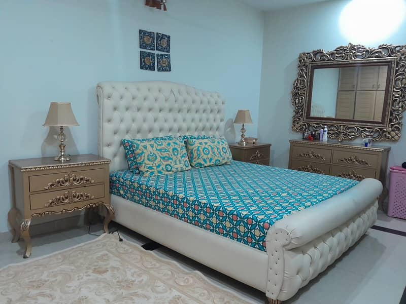 King Side bed with dressing table 0