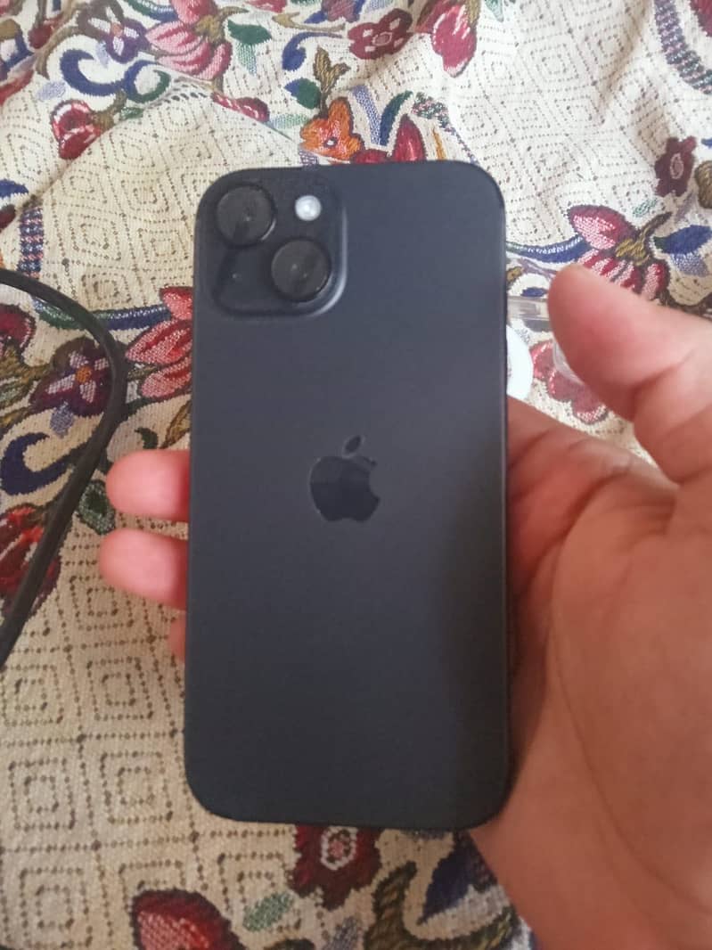 Apple iPhone 15 7