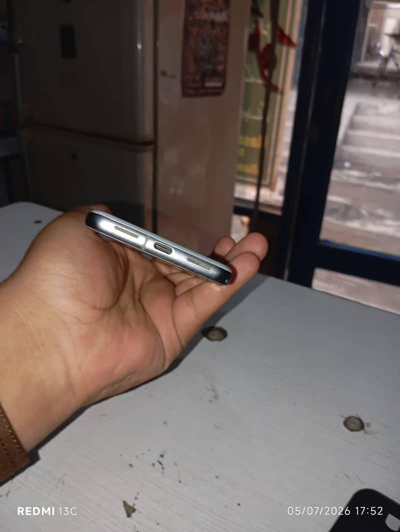Google Pixel 8 3