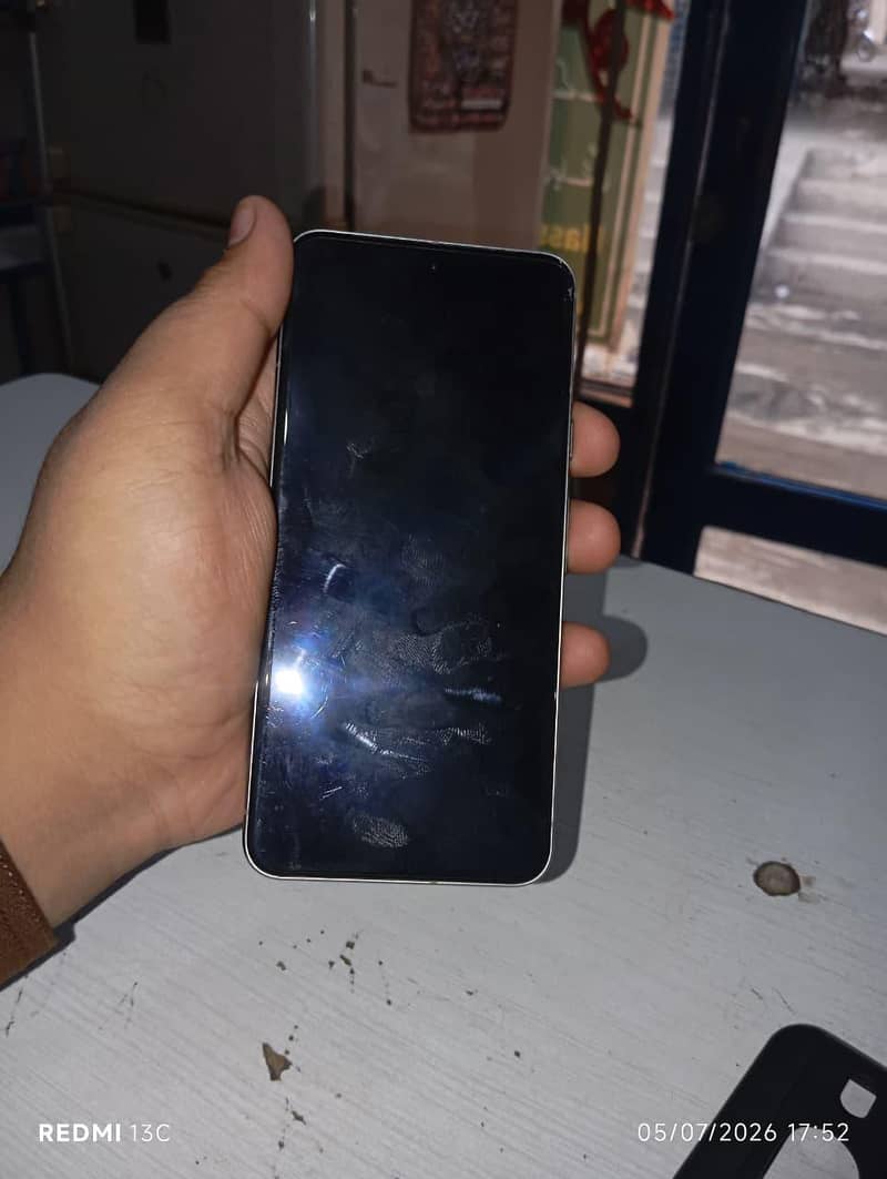 Google Pixel 8 4