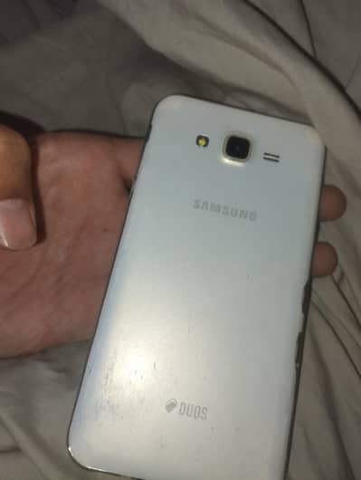 Samsung Mobile J7