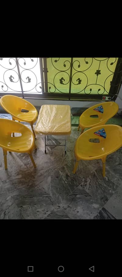 brand new plastic table and chairs