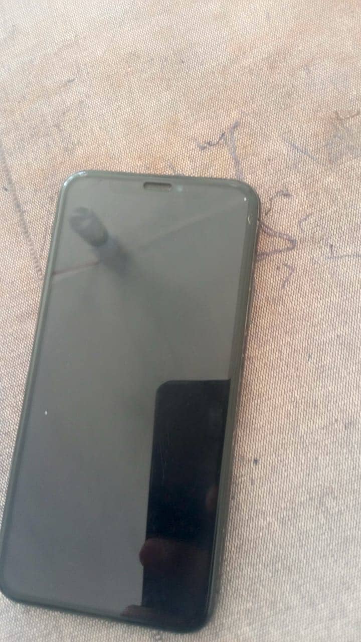 Apple iPhone X 4