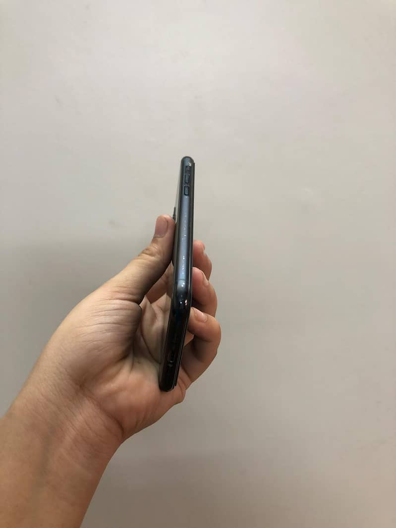 Apple iPhone 11 Pro 6