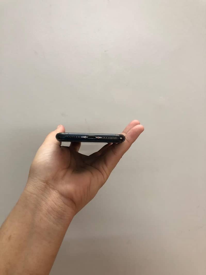 Apple iPhone 11 Pro 7