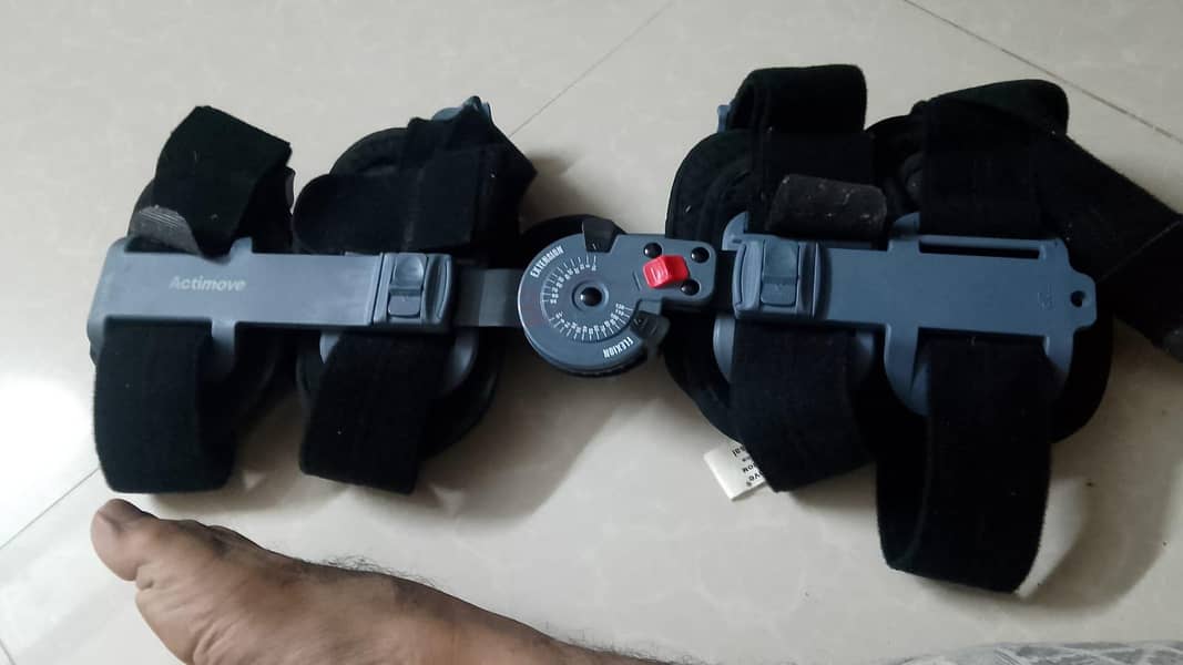 Knee Brace 2