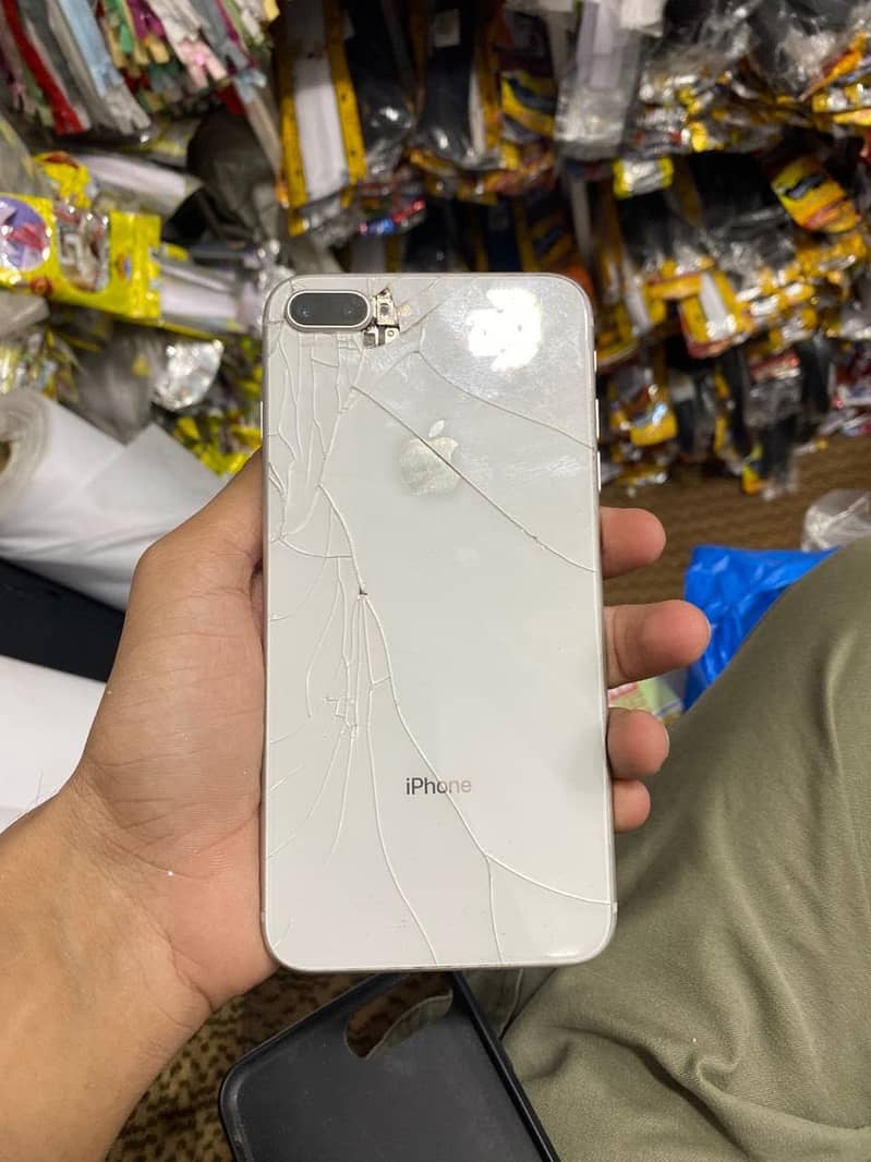 Apple iPhone 8 Plus 0