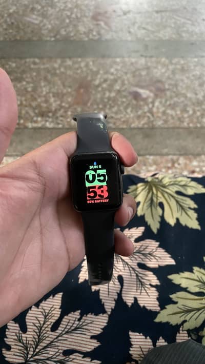 Apple Watch Series 3 (GPS, 38mm, Space Gray Aluminum)