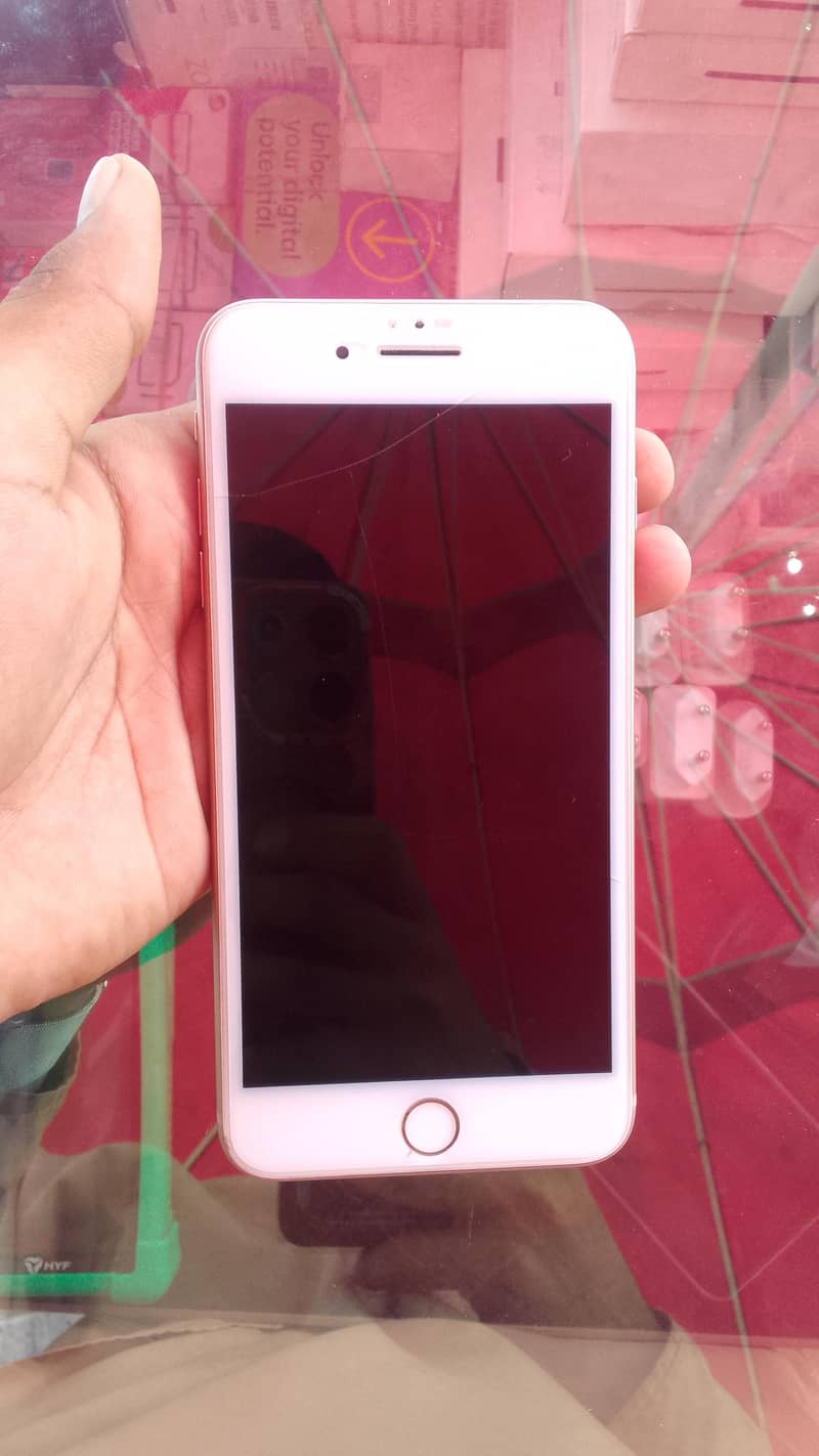 Apple iPhone 8 Plus 1