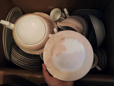 68pcs fine bone china dinnerset - new/unused