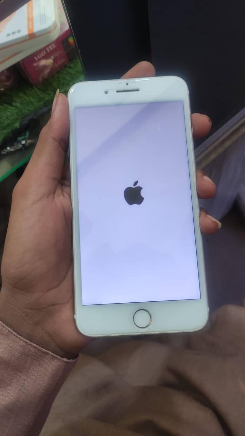 Apple iPhone 7 Plus 0