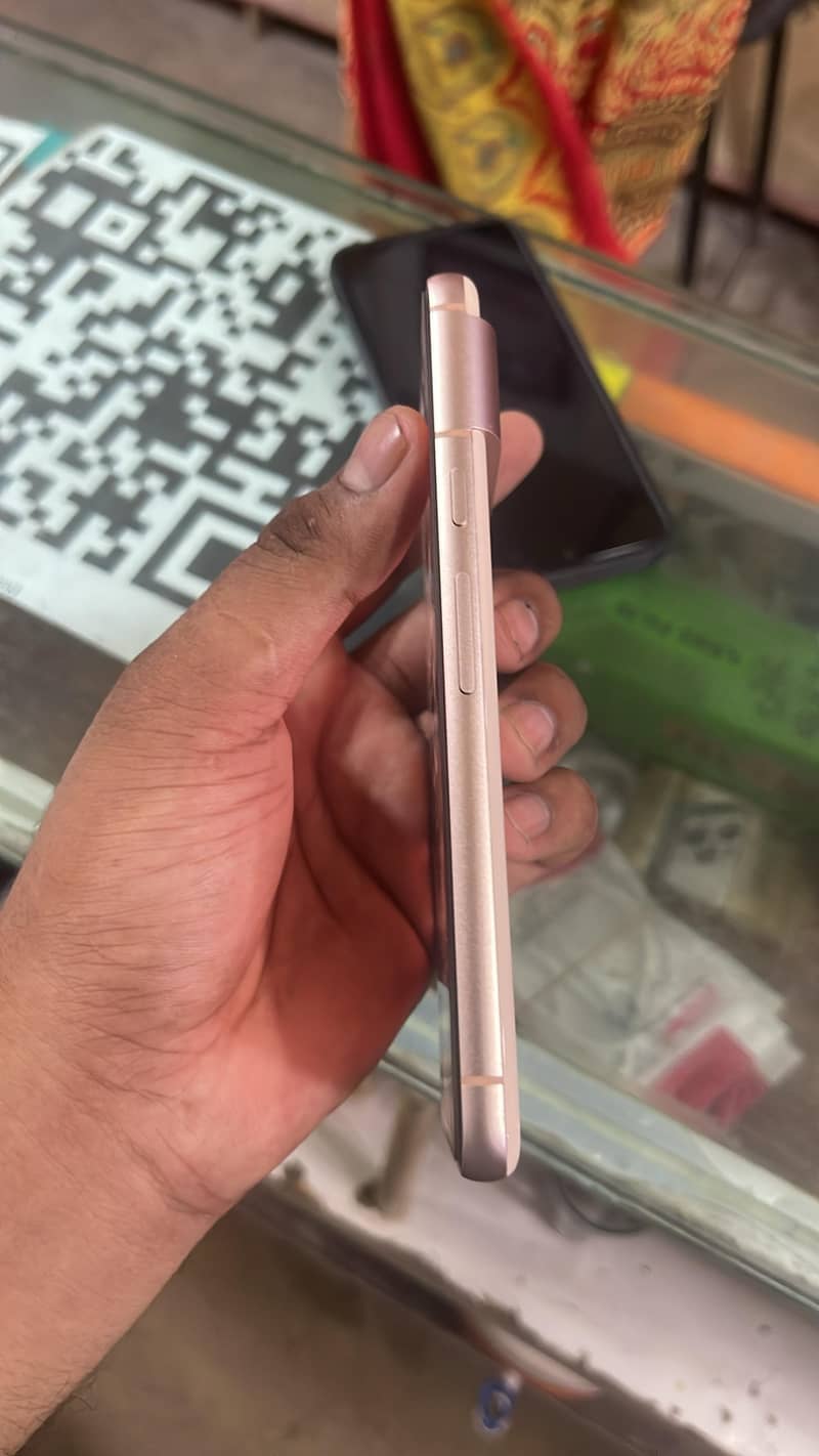 Google Pixel 8 3