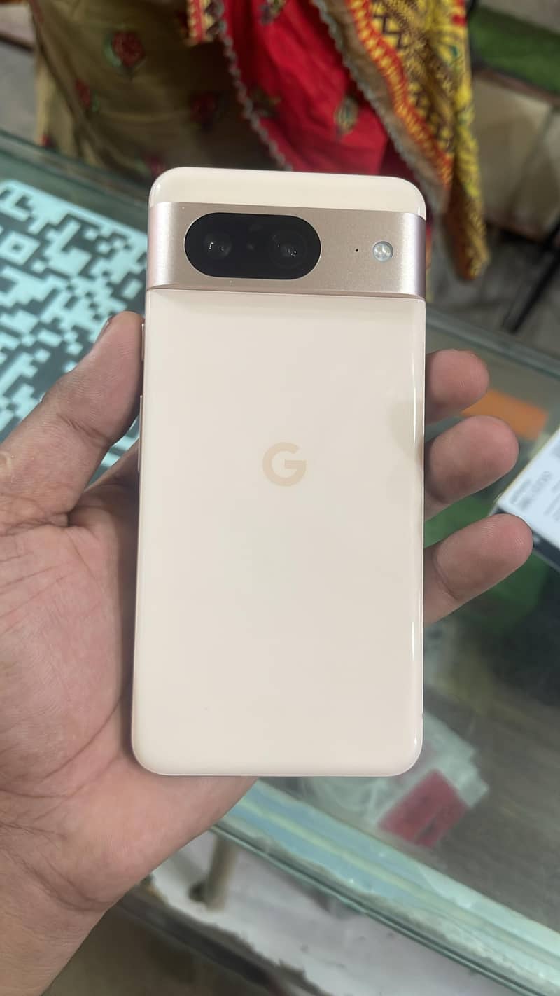 Google Pixel 8 4