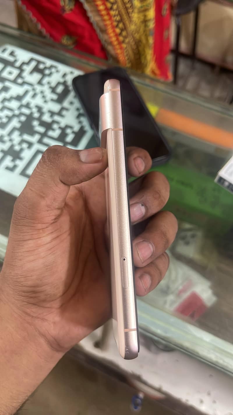 Google Pixel 8 6
