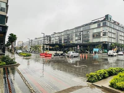 8 MARLA COMMERCIAL PLAZA IS AVAILABLE IN DHA TOP LOCATION FOR COMMERCIAL PURPOSE.