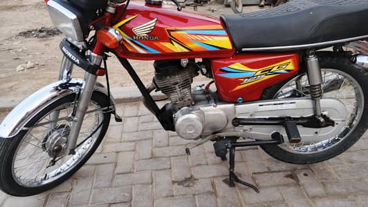Honda 125 model 91 lahor nmbr janian baik he koi Kam nhe