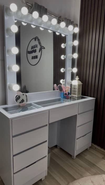 makeup vanity