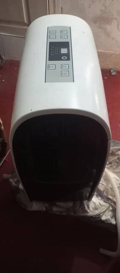 Daewoo Portable Ac 0.75 Ton (220W)