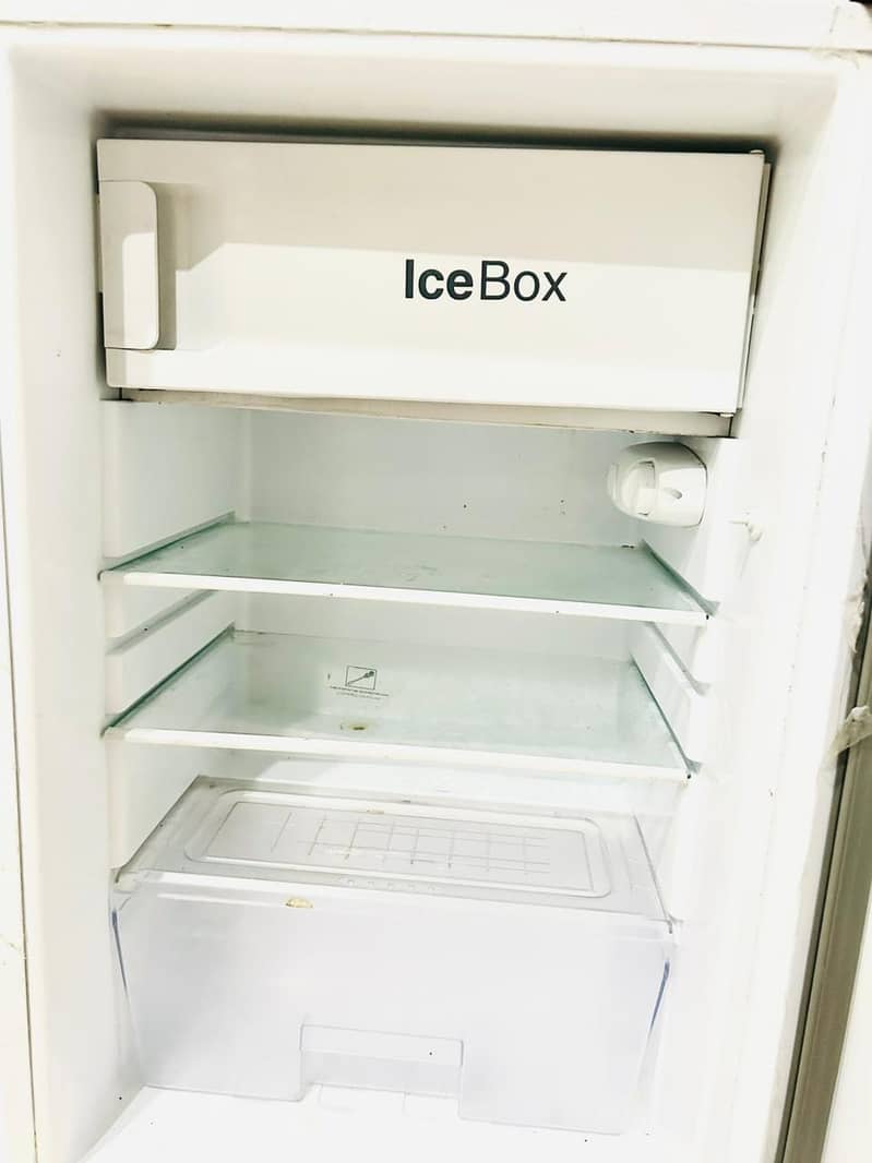 Dawlance Mini Fridge 2