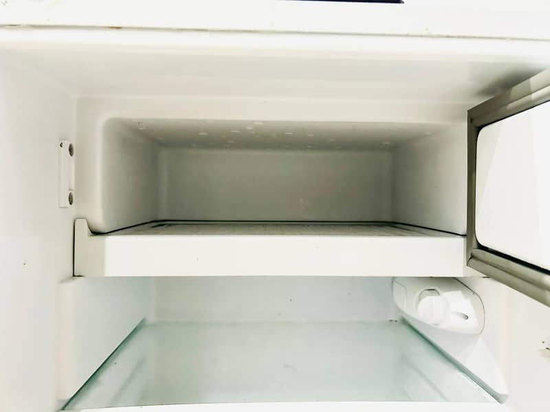 Dawlance Mini Fridge 3