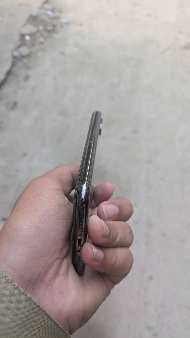 Apple iPhone X 2
