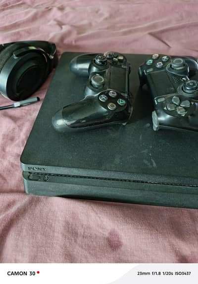 PS4 SLIM 1TB FOR SALE