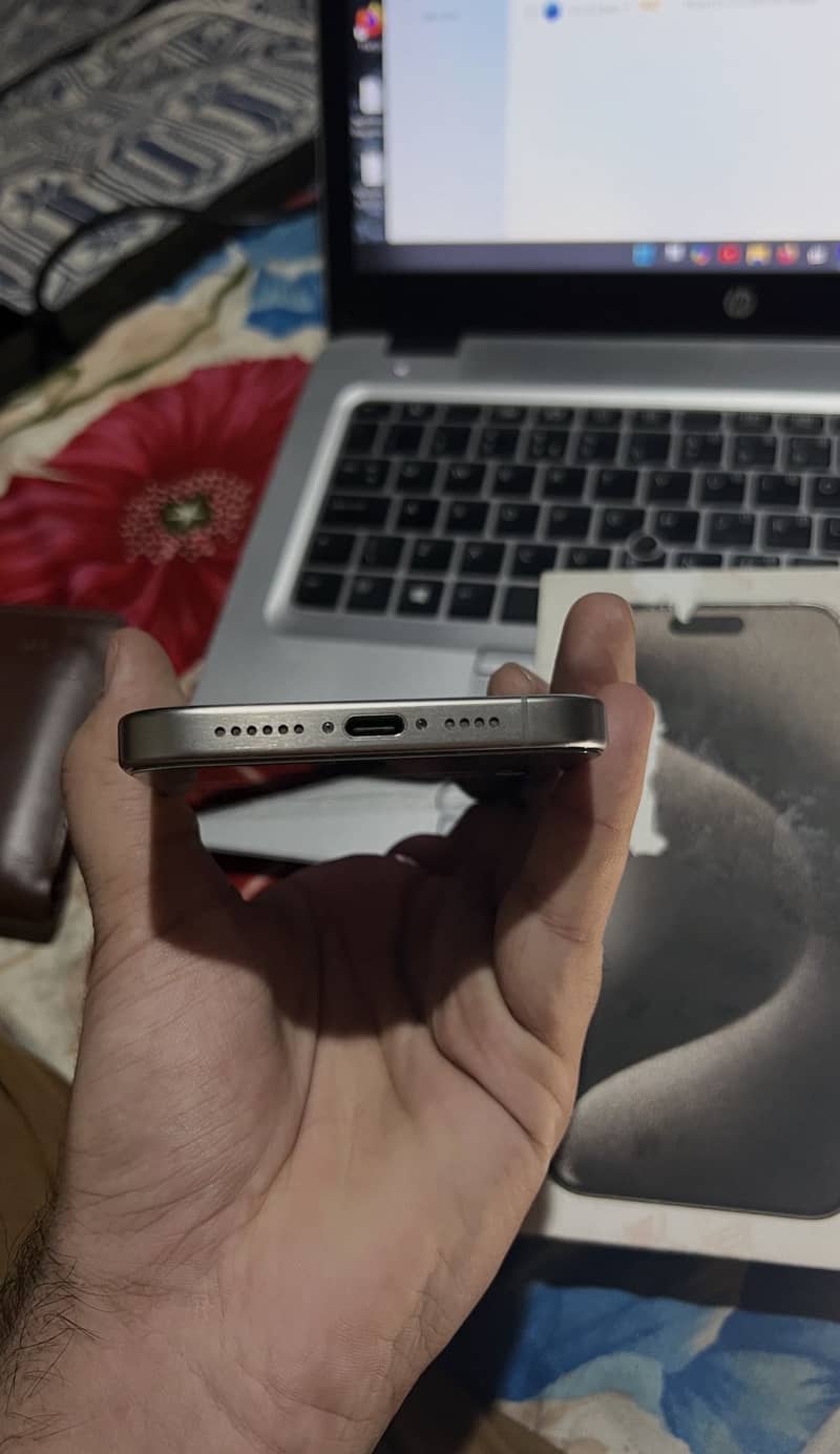 Apple iPhone 15 Pro Max 2