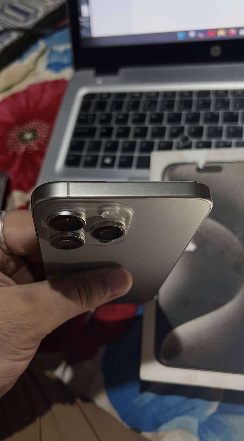 Apple iPhone 15 Pro Max 4