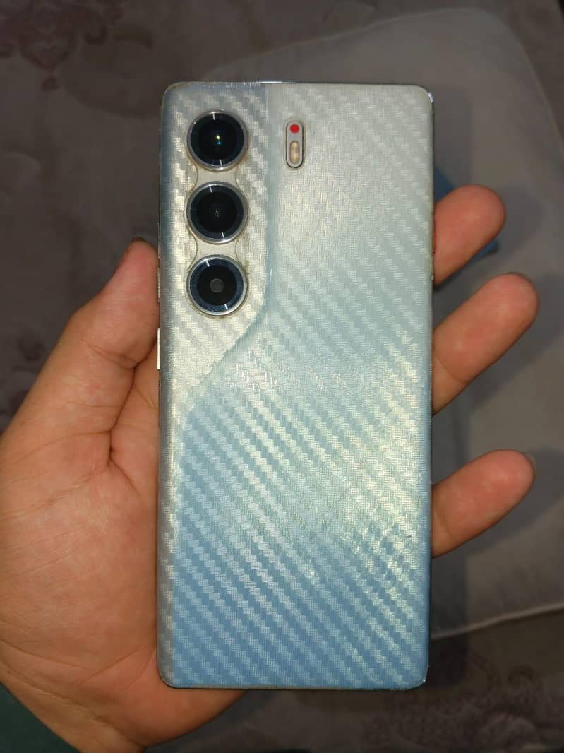 Tecno CAMON 40 Pro 7