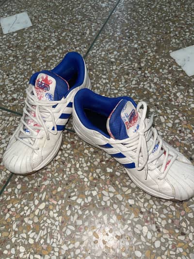Adidas pro model ( non marking )