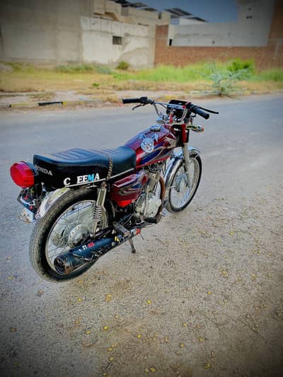 Red colour bike 125