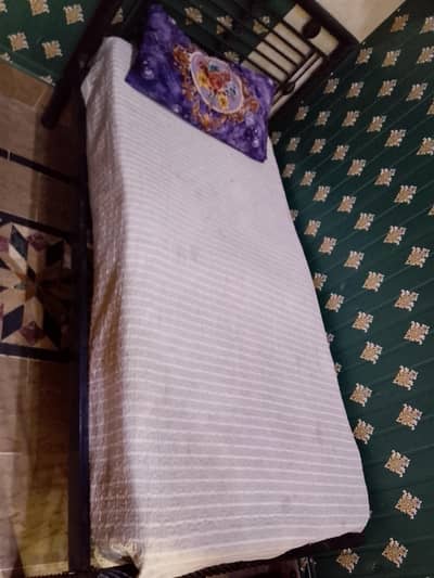 single bed with meters sapreng wala hain sat