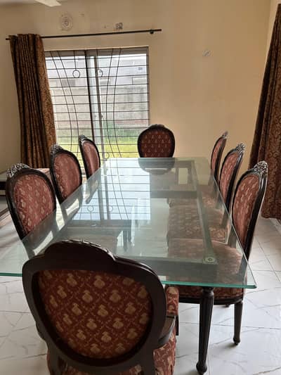dinning table with 8 chairs