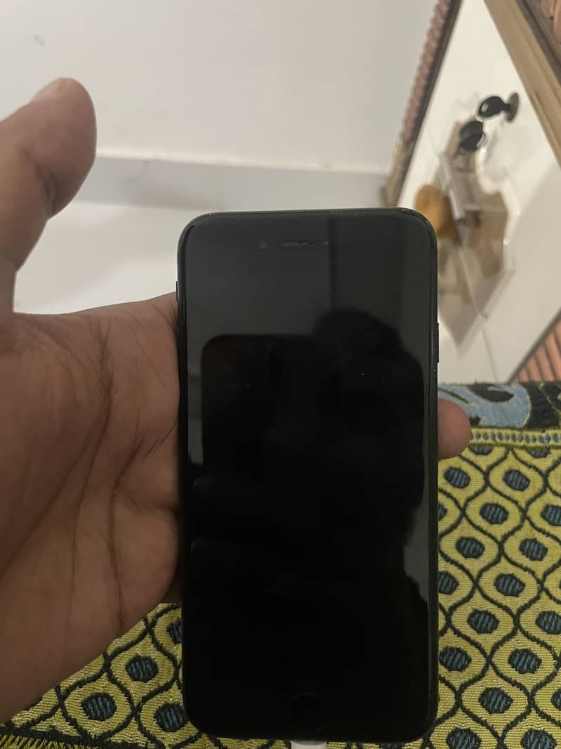 Apple iPhone 7 2