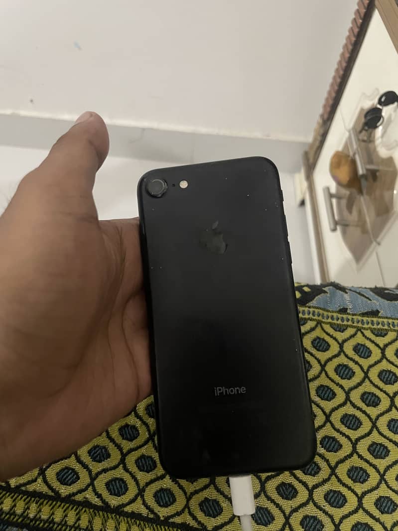 Apple iPhone 7 3