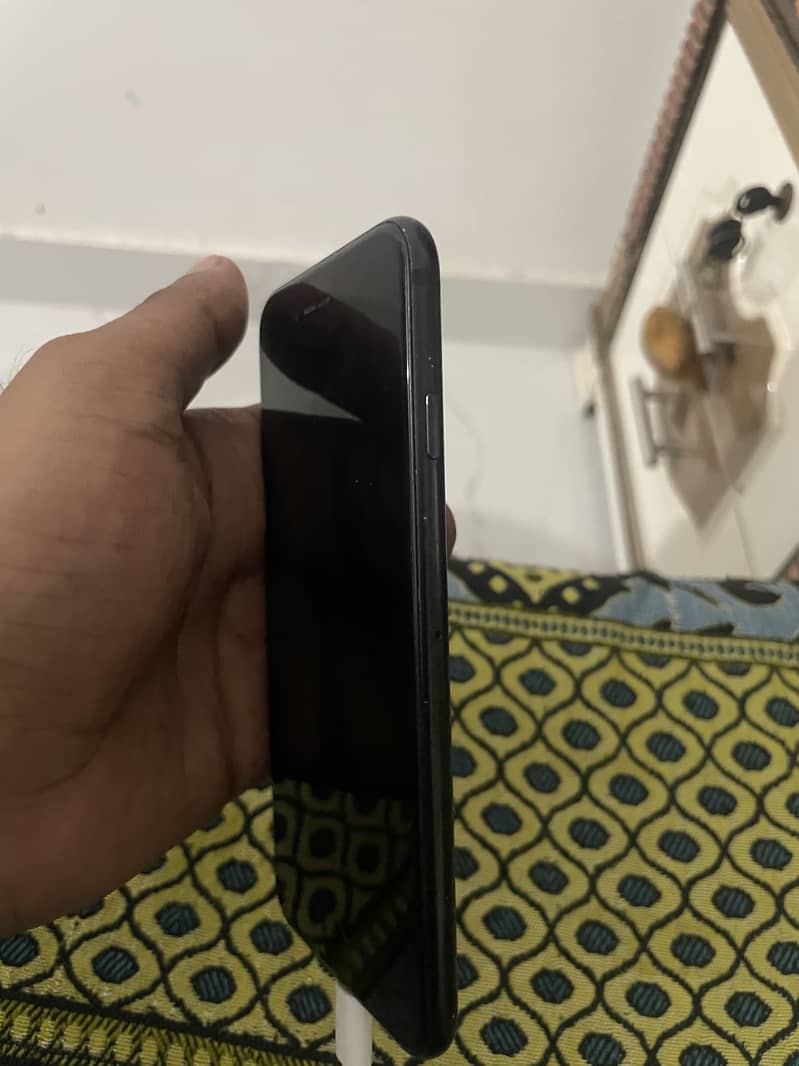 Apple iPhone 7 4