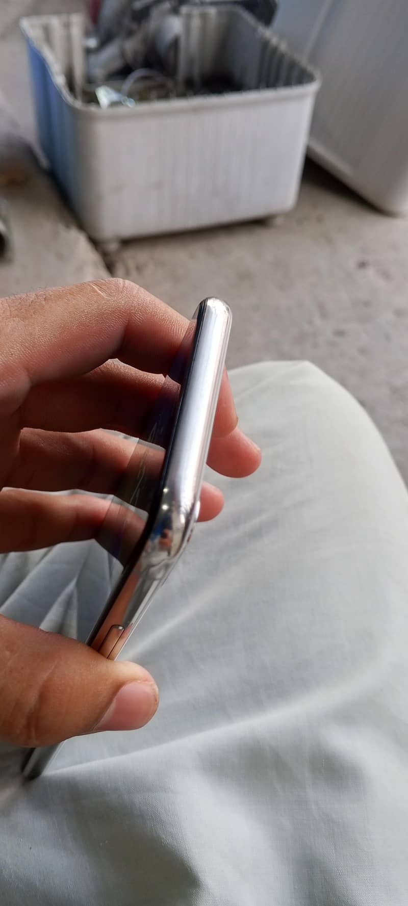 Apple iPhone X 4