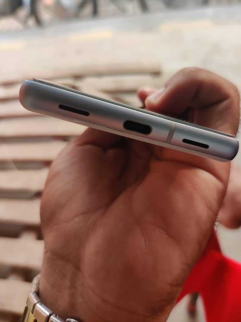Google Pixel 7A 1