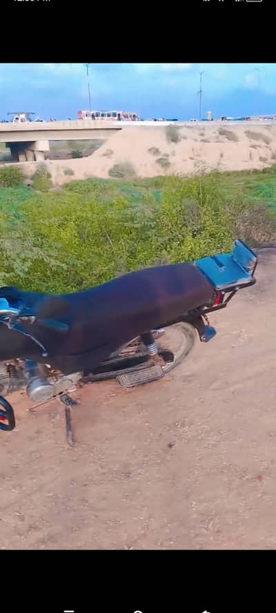 bike bilkul shi ha engine bhi khula nhi ha or bar battery nhi ha