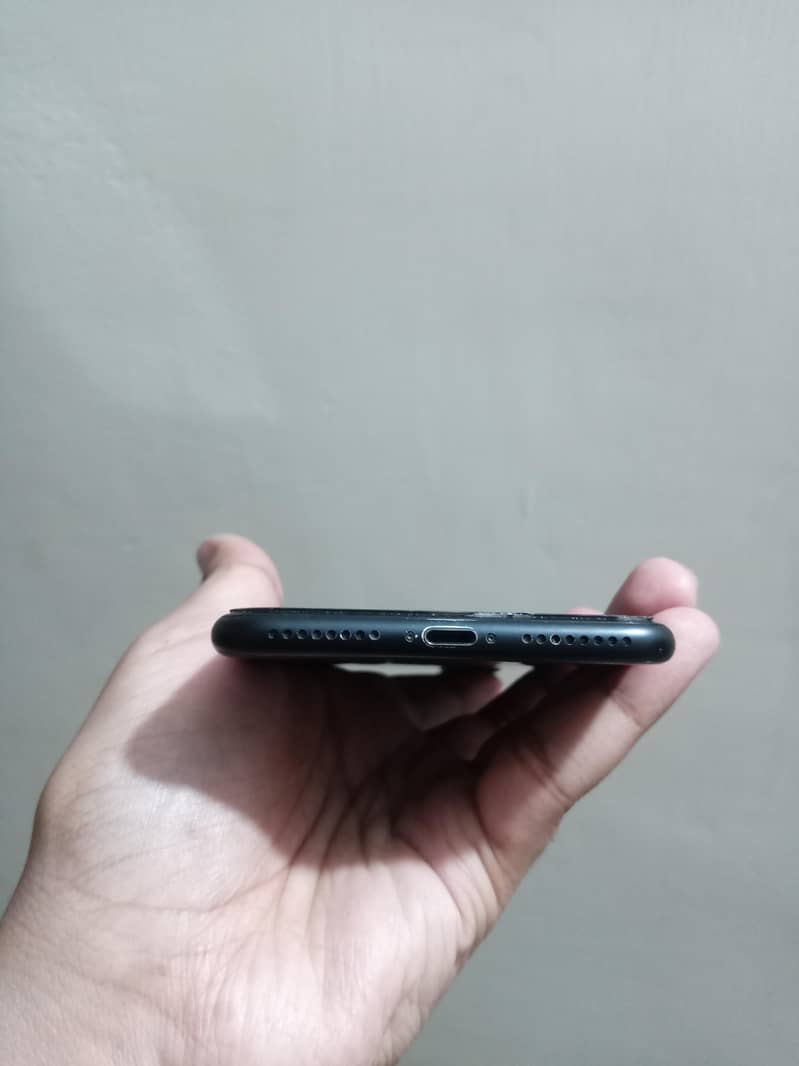 Apple iPhone 7 Plus 4