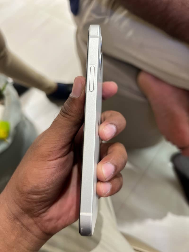 Apple iPhone 12 0