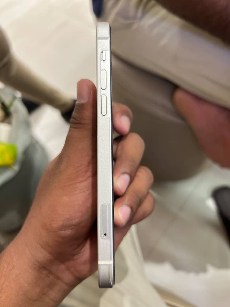 Apple iPhone 12 1