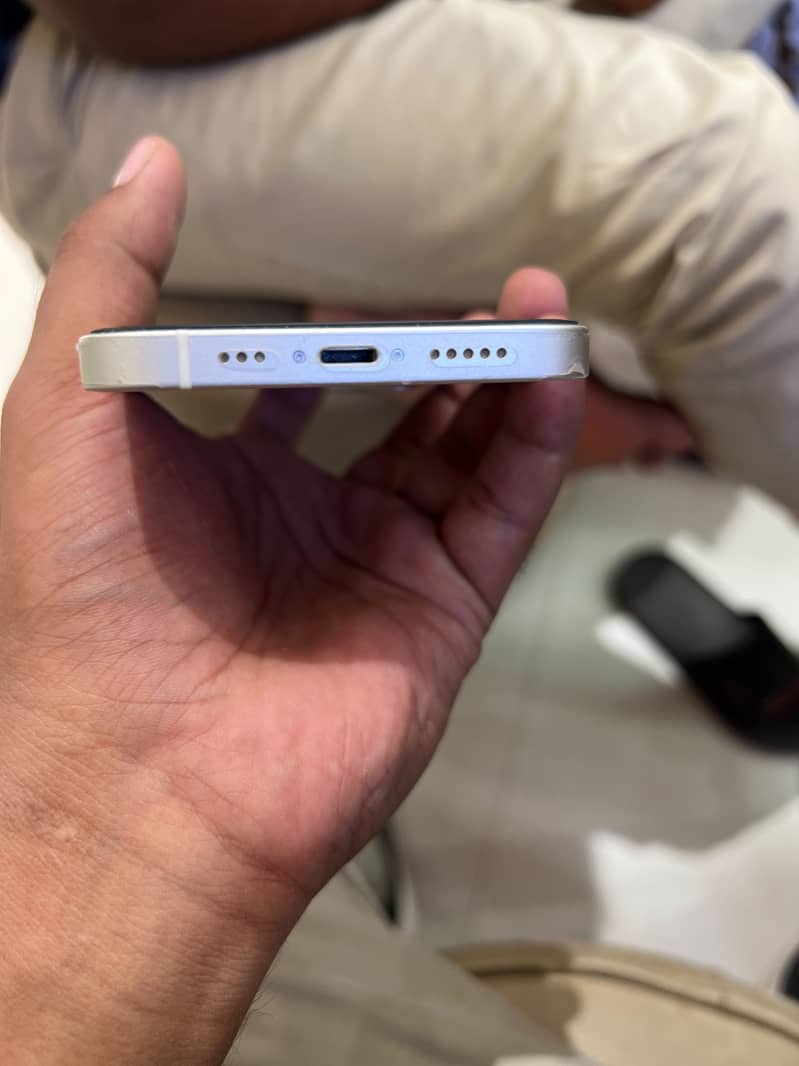 Apple iPhone 12 3