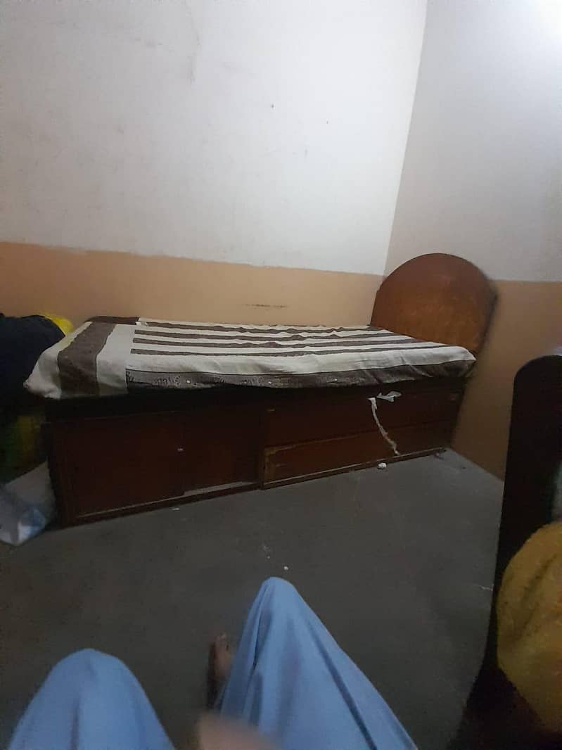 single bed 0