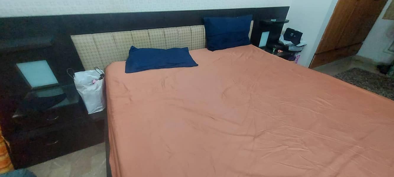 king size double bed 1